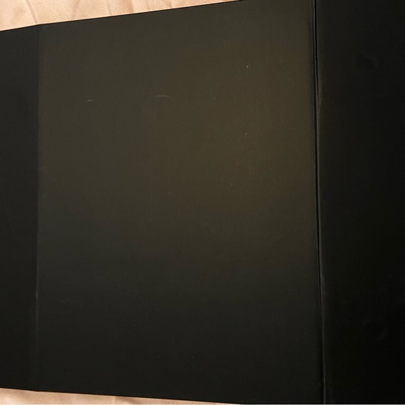 Chanel Cream Tote Bag with Textured Canvas and Iconic CC Logo - Picture 5 of 16